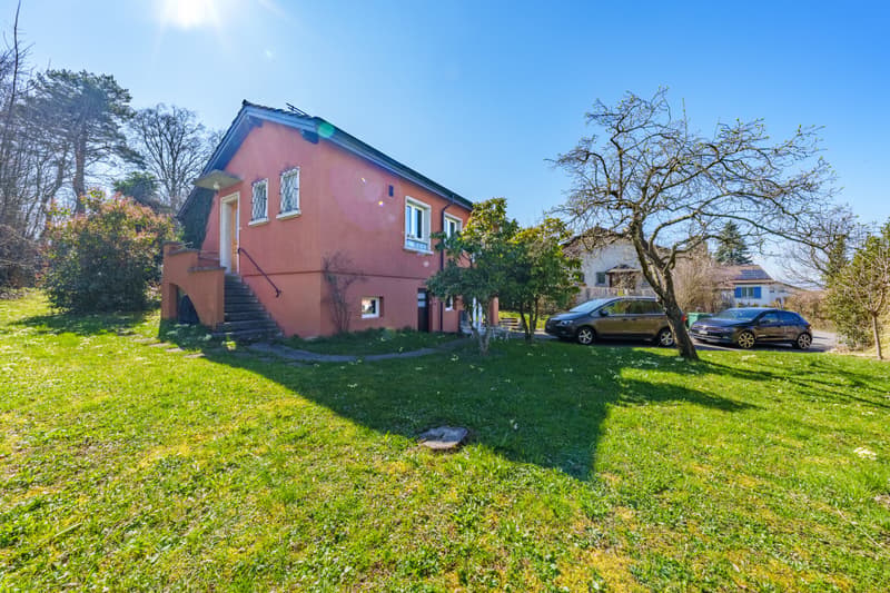 EXCLUSIVE - Elegant renovated villa in a peaceful setting (3)