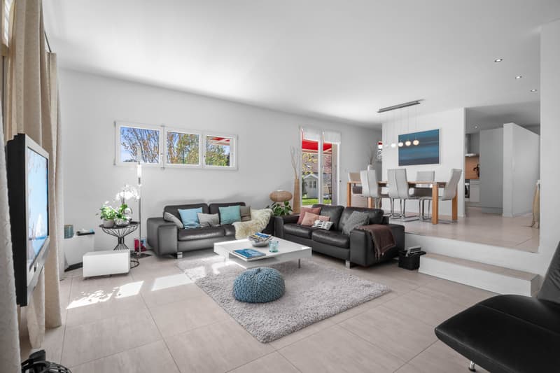 FALL IN LOVE! YOUR FAMILY NEST, SURROUNDED BY GREENERY! (2)