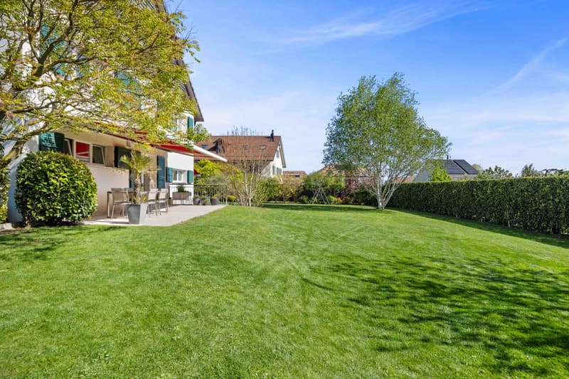 FALL IN LOVE! YOUR FAMILY NEST, SURROUNDED BY GREENERY! (3)