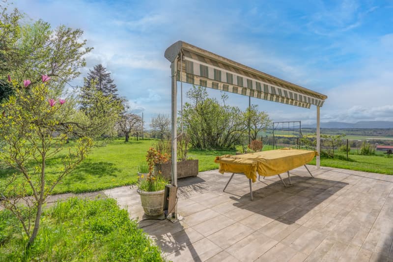 Calm Chalet with Large Garden (7)