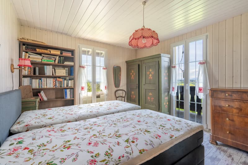Calm Chalet with Large Garden (5)