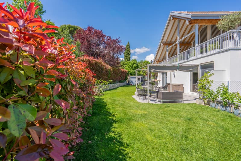 A perfect balance between modernity and serenity (9)