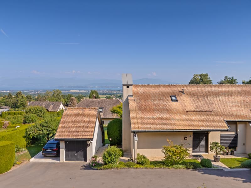 Spectacular views and modern comfort in Genolier (1)