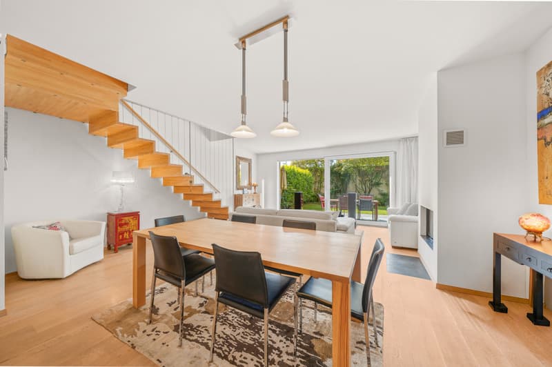 EXCEPTIONAL DUPLEX IN A PRIVILEGED RESIDENTIAL SETTING (2)