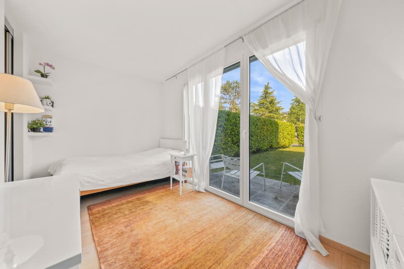 EXCEPTIONAL DUPLEX IN A PRIVILEGED RESIDENTIAL SETTING (5)