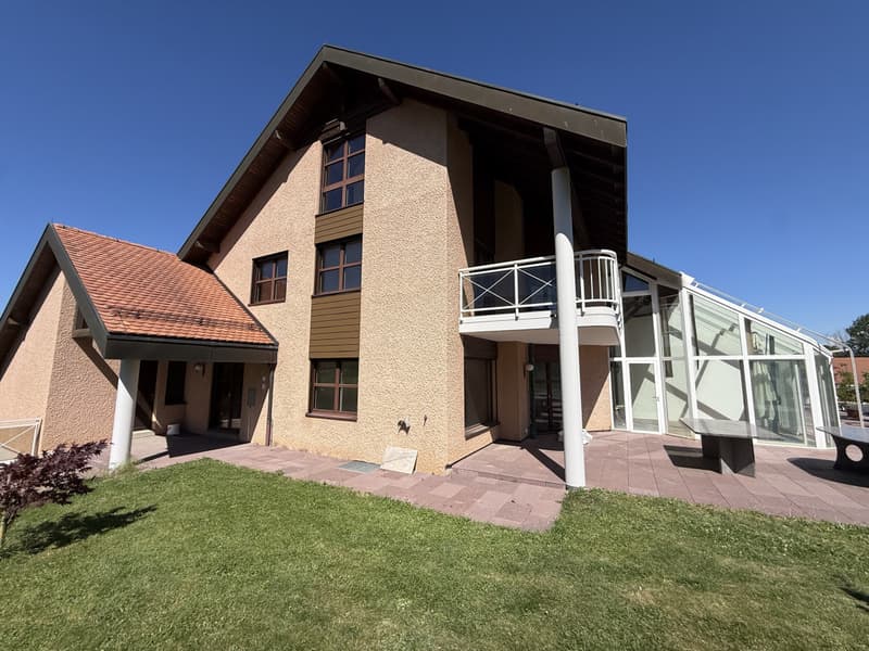 Renovierte Familienhaus von 210 m2 zur Miete sofort verfügbar (13)