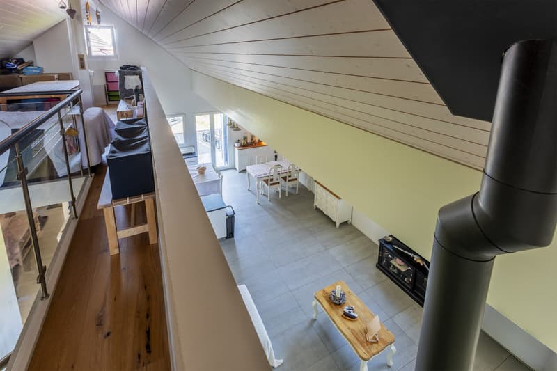 ATTIQUE 5.5 PIECES AVEC MEZZANINE DE 200 M2 POUR FAMILLE (4)