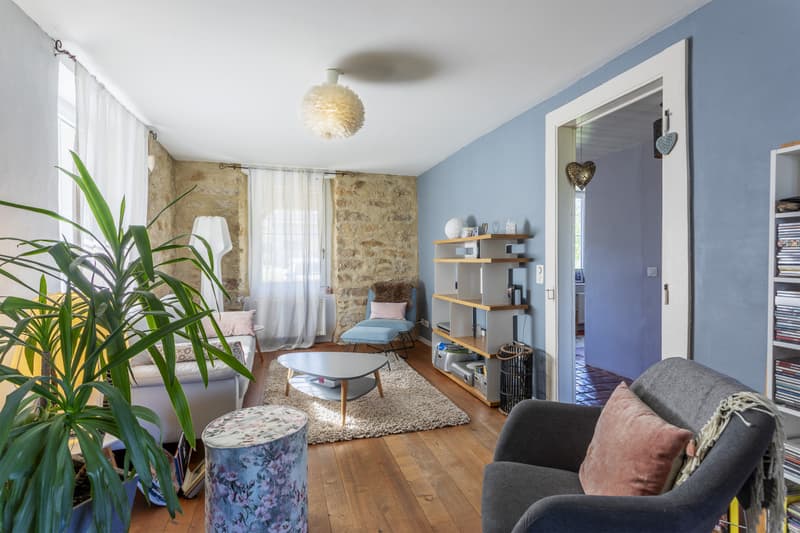 Casa locativa (o residenziale) perfettamente situata a Champagne! (1)