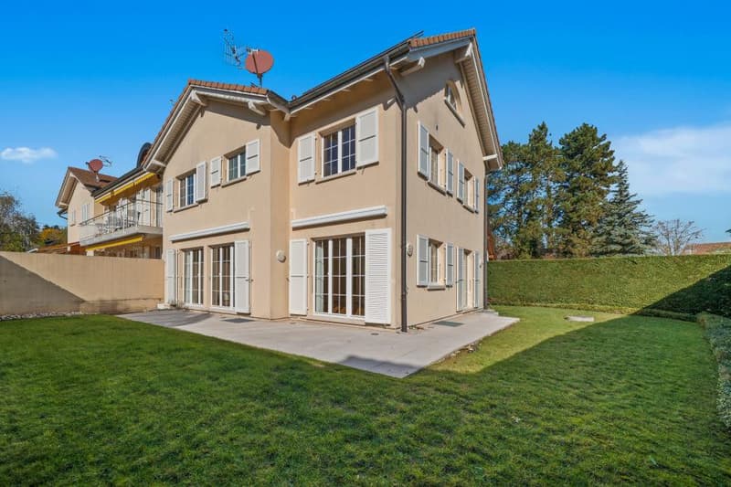 RARE | VILLA FAMILIALE 6 CHAMBRES - TERRE SAINTE (1)