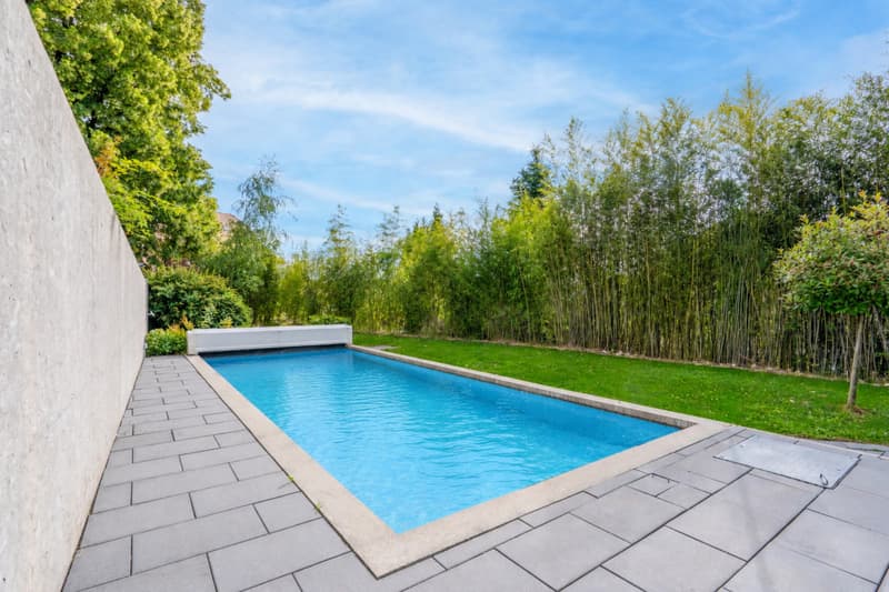 Architect's individual villa with pool in Mont-sur-Lausanne (10)
