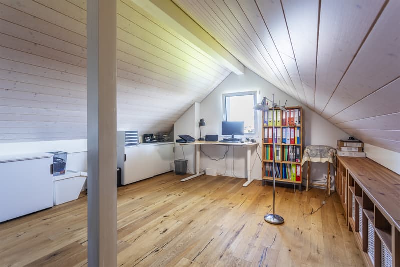 A CUARNENS, ATTIQUE 5.5 PIECES AVEC MEZZANINE DE 200 M2 POUR FAMILLE (7)