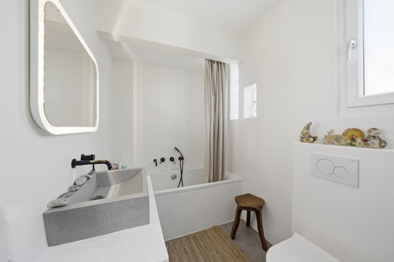 Élégante villa rénovée dans un cadre de vie paisible (10)