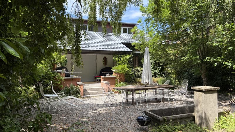 Élégante villa rénovée dans un cadre de vie paisible (1)