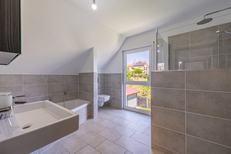 Exclusivité Proximmo - Villa individuelle Minergie 5.5 pièces à Bavois avec jardin, terrasse et garage double (8)