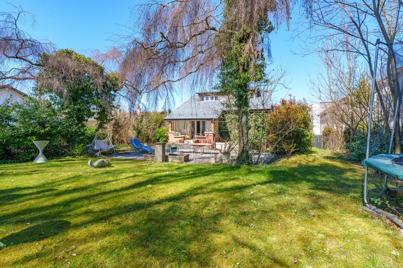 Élégante villa rénovée dans un cadre de vie paisible (11)