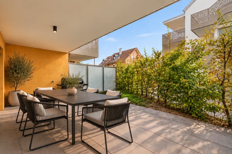 OPPORTUNITÉ ! PROCHE DE LA VILLE, AVEC JARDIN ! (4)