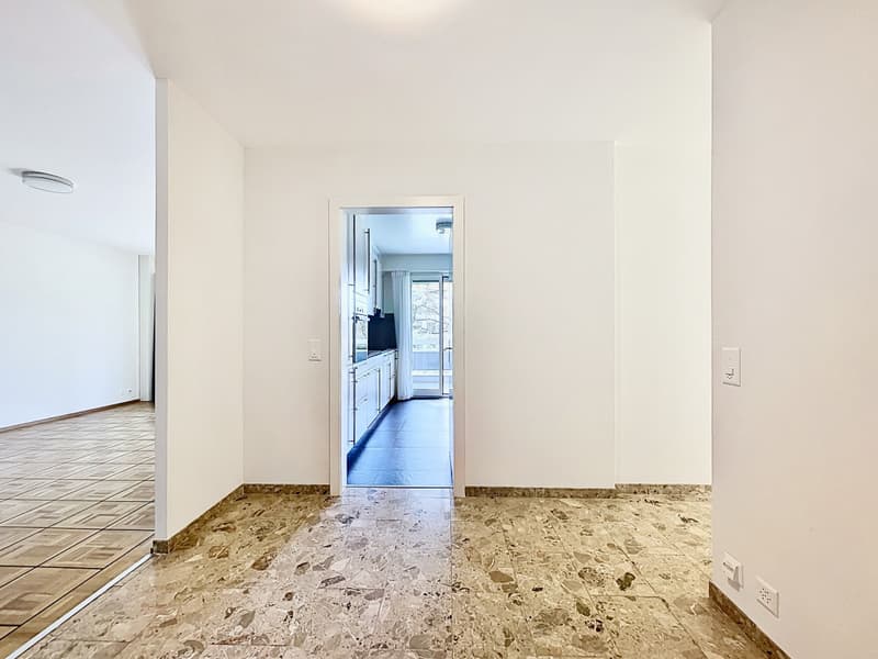 Superbe appartement rénové et place intérieure à La Tour-de-Peilz (8)