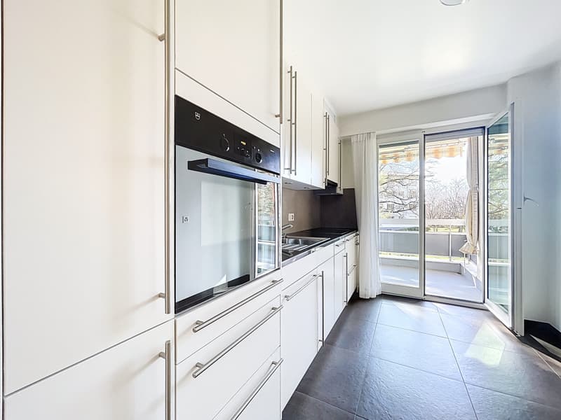 Superbe appartement rénové et place intérieure à La Tour-de-Peilz (4)
