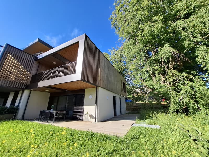 Une visite s'impose ! Dernier lot disponible ! Duplex neuf dans une oasis de verdure à deux pas du M2 (2)