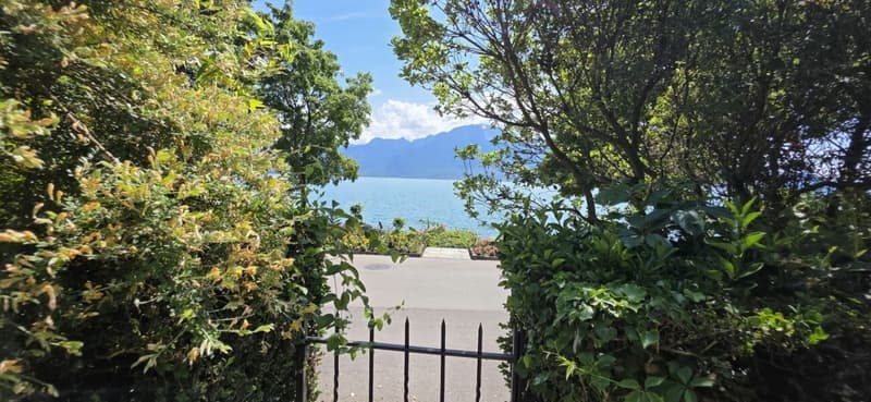 Apartment facing the lake to be renovated (13)