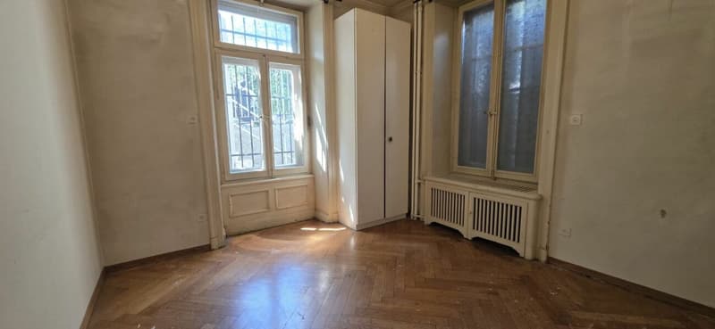 Apartment facing the lake to be renovated (7)