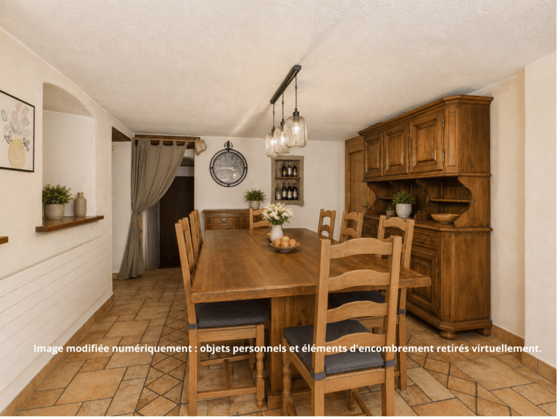 Character house with workshop, double garage and numerous parking spaces (7)