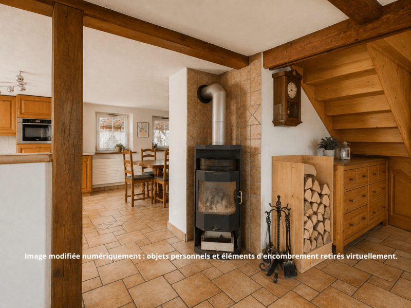 Character house with workshop, double garage and numerous parking spaces (5)