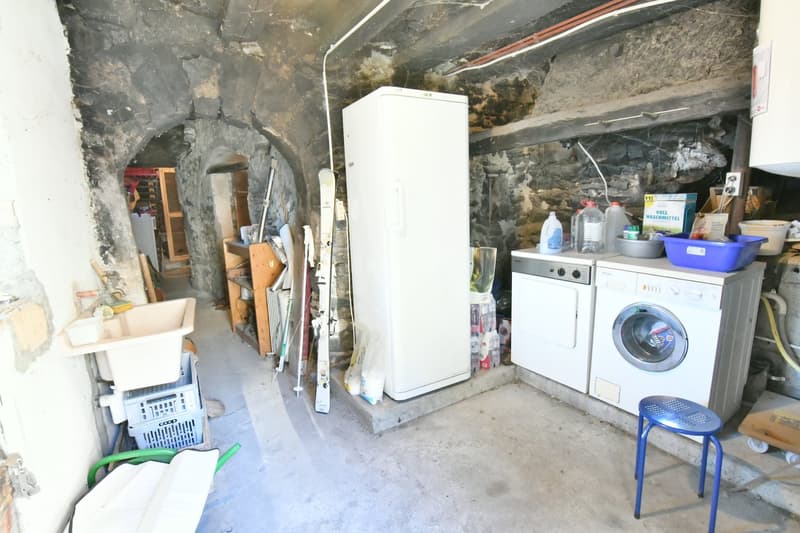 Da acquisire a Chamoson/VS, proprietà composta da 3,5 parcelle, 1 casa e 1 fienile (13)