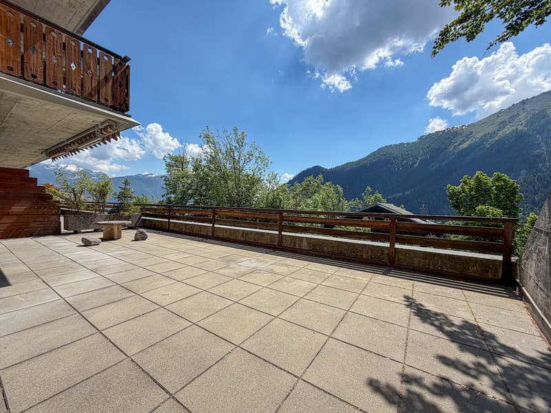 Apartment 2.5 rooms renovated with large south and west terrace in Ovronnaz/VS (1)