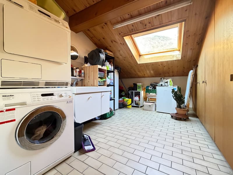 Au centre de Fully/VS, incroyable appartement en attique de 5.5 pièces (18)