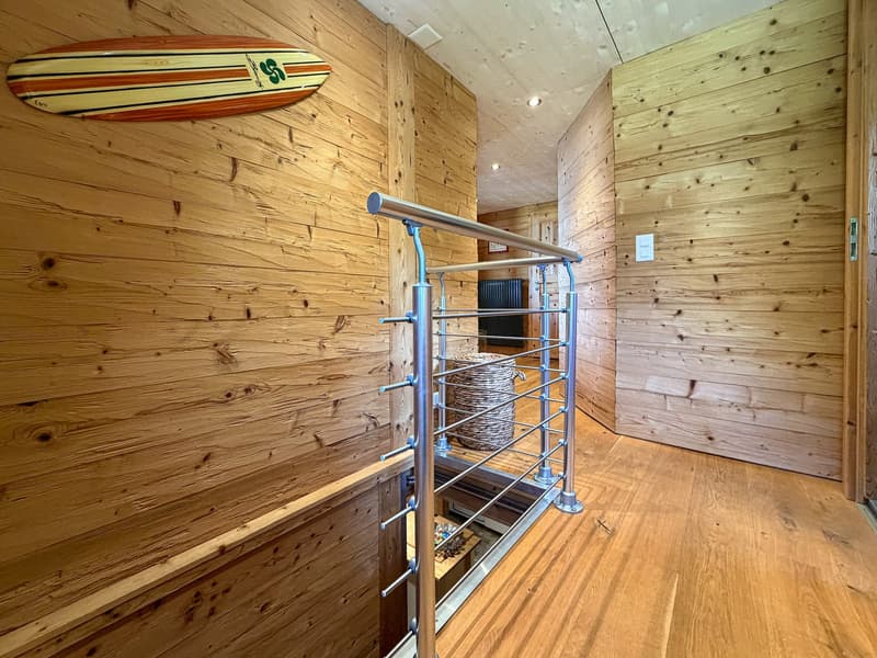 Chalet magnifiquement rénové sur une très belle parcelle plate à Ovronnaz/VS (7)