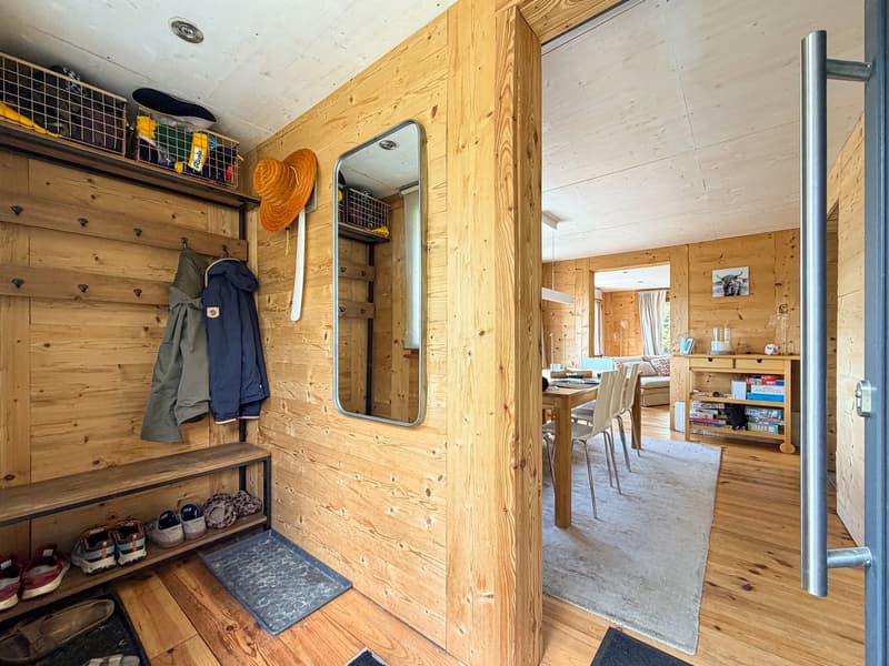 Chalet magnifiquement rénové sur une très belle parcelle plate à Ovronnaz/VS (2)