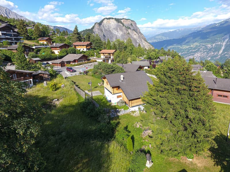 Chalet magnifiquement rénové sur une très belle parcelle plate à Ovronnaz/VS (19)