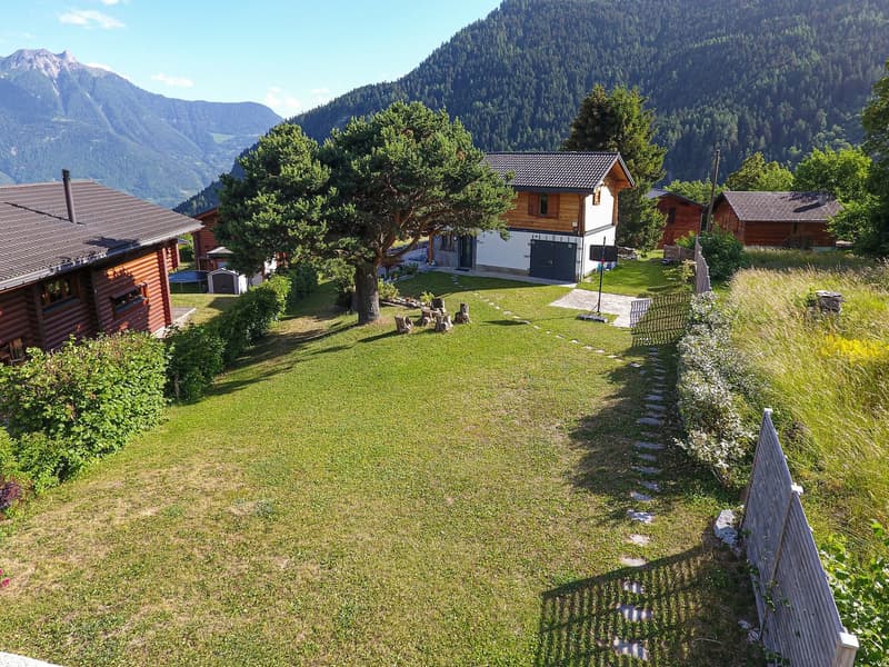 Chalet magnifiquement rénové sur une très belle parcelle plate à Ovronnaz/VS (18)
