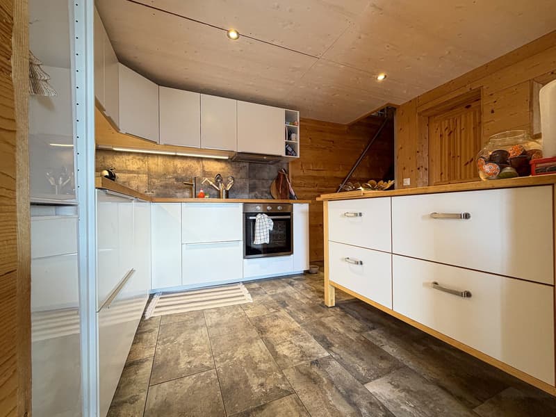 Chalet magnifiquement rénové sur une très belle parcelle plate à Ovronnaz/VS (6)