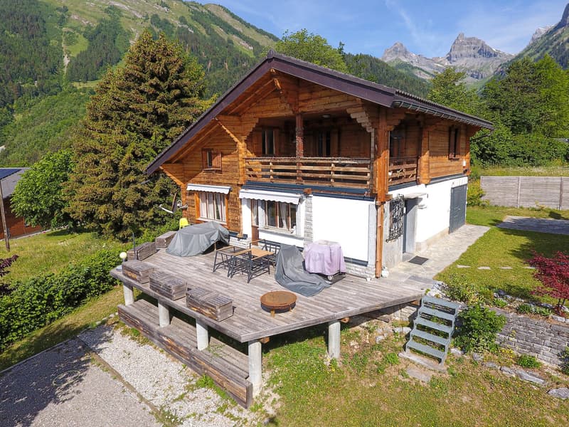 Chalet magnifiquement rénové sur une très belle parcelle plate à Ovronnaz/VS (16)