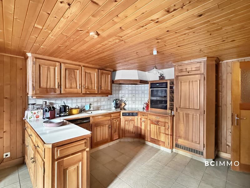 Grand chalet sur une magnifique parcelle (7)