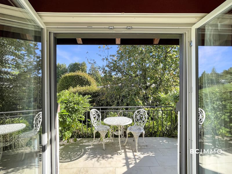 Villa de standing avec piscine intérieur (8)