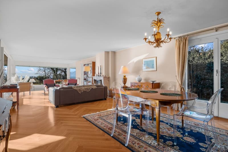 Elegante proprietà affacciata sul lago (7)