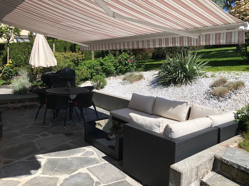 Magnificent family villa with exceptional garden (11)