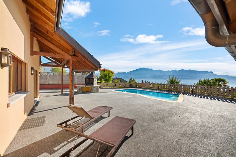 Magnifique villa vue lac et piscine (2)