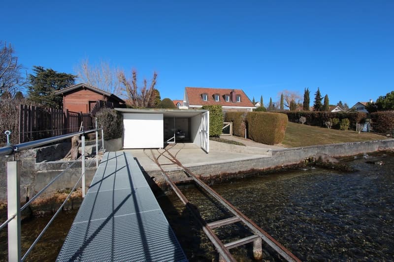 Parcelle pieds dans l'eau avec deux villas (7)