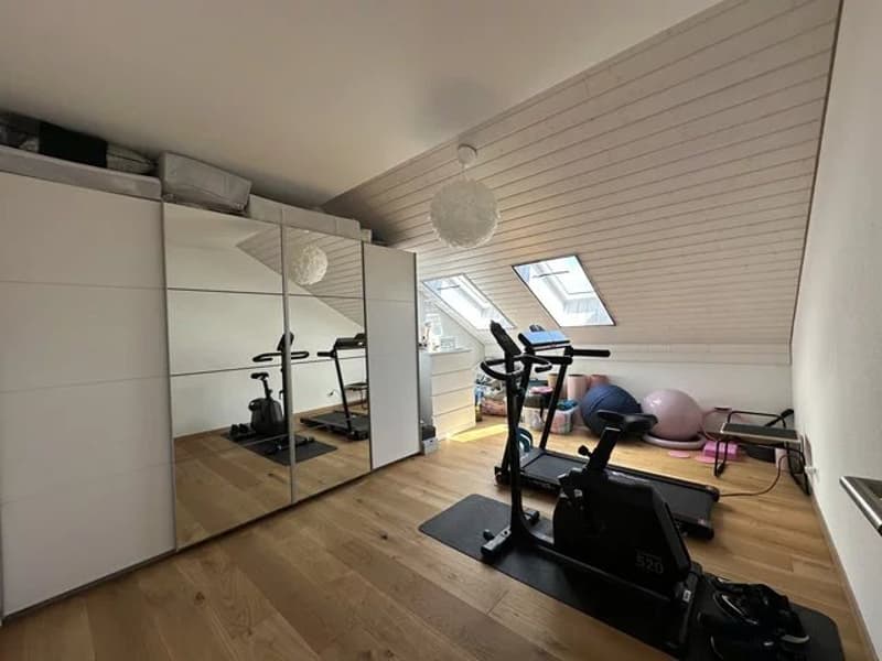 Wohnung mit 4.5 Zimmern im 2. Stock (4)