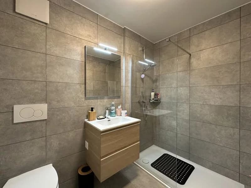 Wohnung mit 4.5 Zimmern im 2. Stock (7)