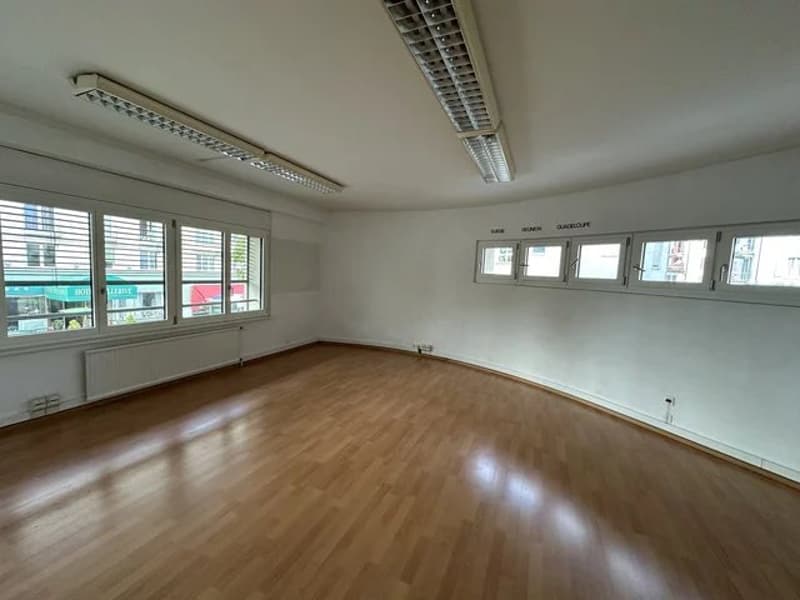Commercial space on the 1st floor of 69m2 (2)