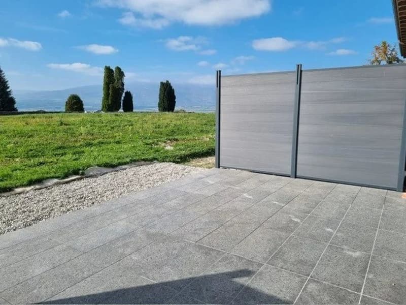 Entdecken Sie dieses wunderschöne Reihenhaus mit 5,5 Zimmern, das sich über 3 Ebenen erstreckt, ideal gelegen, es profitiert von einer neuen Konstruktion und hochwertigen Ausstattungen, bietet ein modernes und funktionales Leben für die ganze Familie (12)