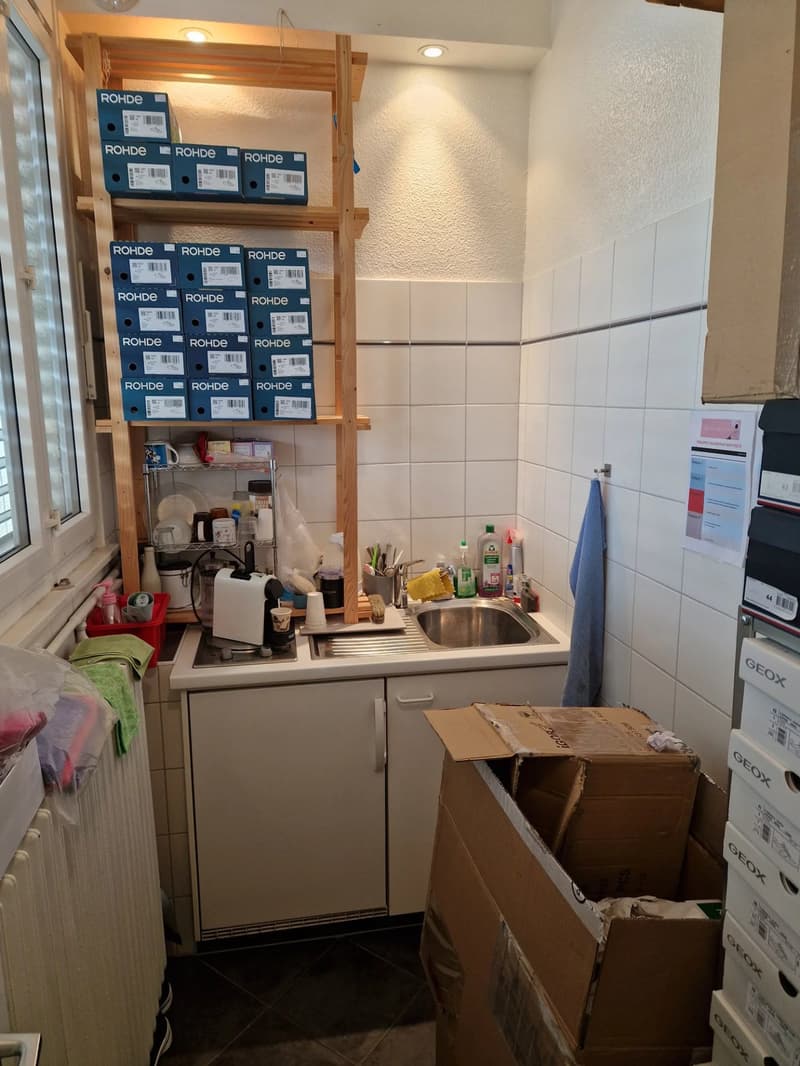 Commercial premises of approximately 61 m2 on the ground floor (2)