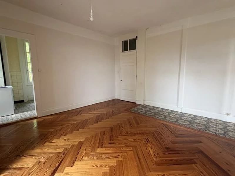 Charming 2-room apartment on the 3rd floor (3)
