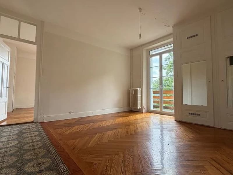 Charming 2-room apartment on the 3rd floor (1)