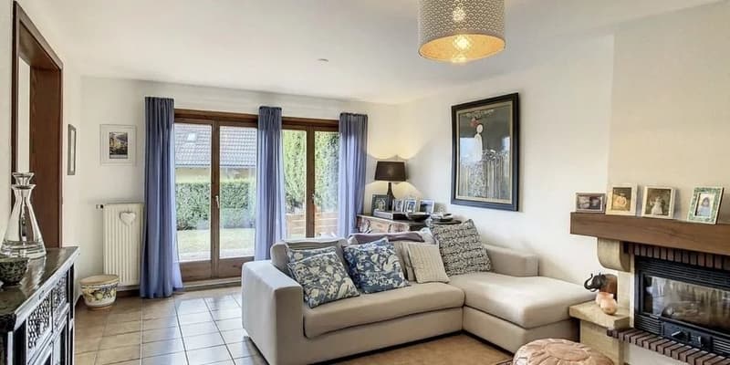 Semi-detached villa with 6 rooms (2)
